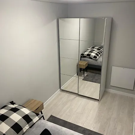 Nadbrzezna Apartman *